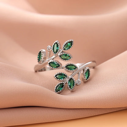 Green crystal leaf ring with an elegant design - Nix Store