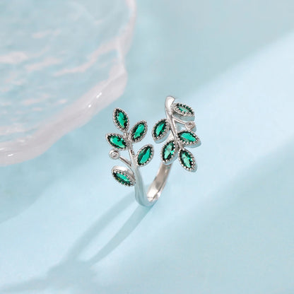 Green crystal leaf ring with an elegant design - Nix Store