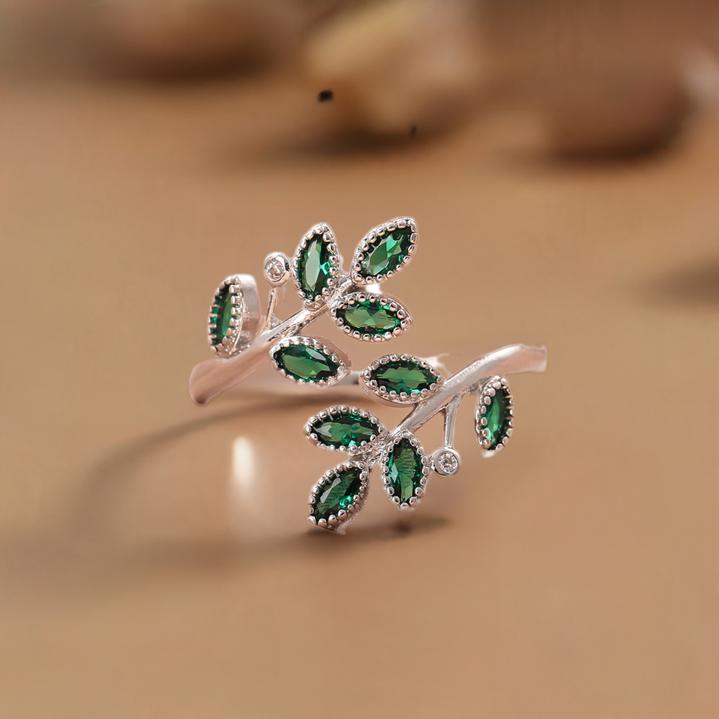 Green crystal leaf ring with an elegant design - Nix Store